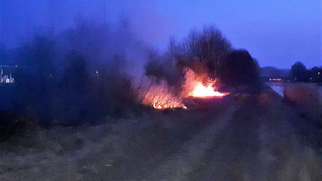 Bermbrand langs de A28 (Rechten: Bert Ensink / Politie Drenthe)