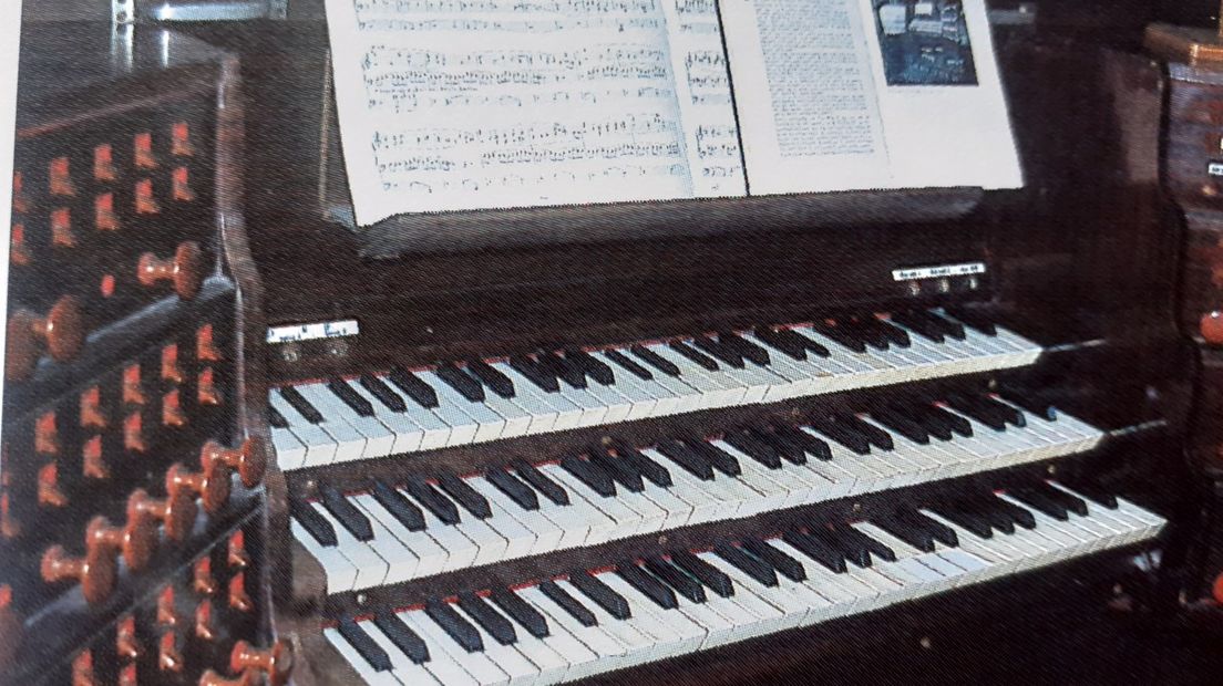 Het bedrijf Johannus Orgelbouw in Ede presenteert vandaag een revolutionair nieuw orgel. Met dit orgel krijgen spelers en luisteraars het gevoel alsof ze in de Notre Dame in Parijs of in een andere grote kerk zitten. Het orgelbedrijf heeft het apparaat helemaal zelf ontwikkeld.