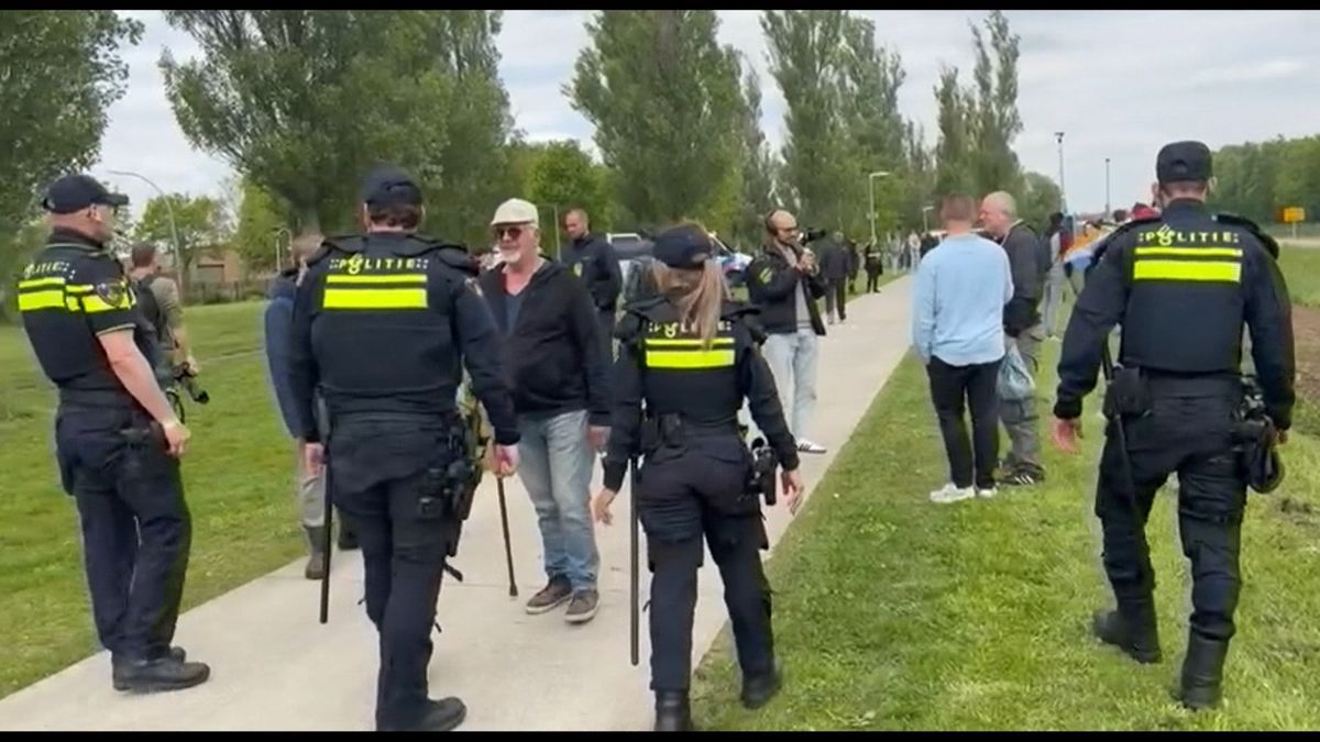 Politie verdrijft rechtse activisten bij Ter Apel