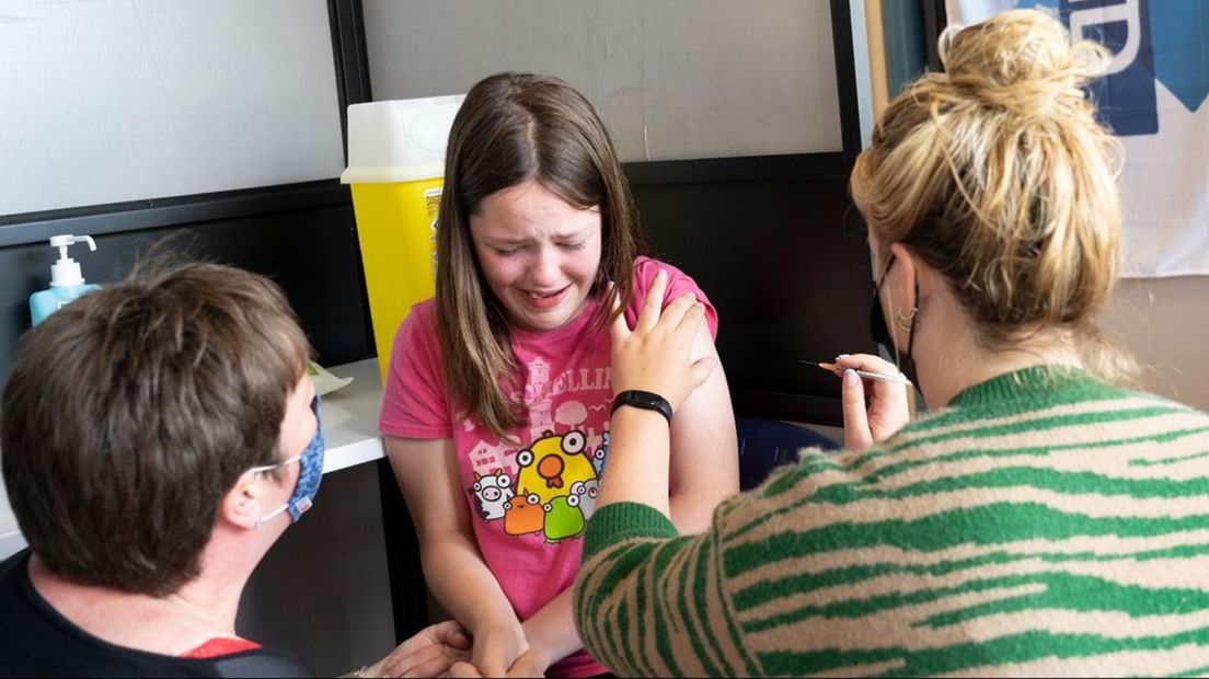 GGD's gaan geen prikbussen inzetten op schoolpleinen om minderjarigen te vaccineren.