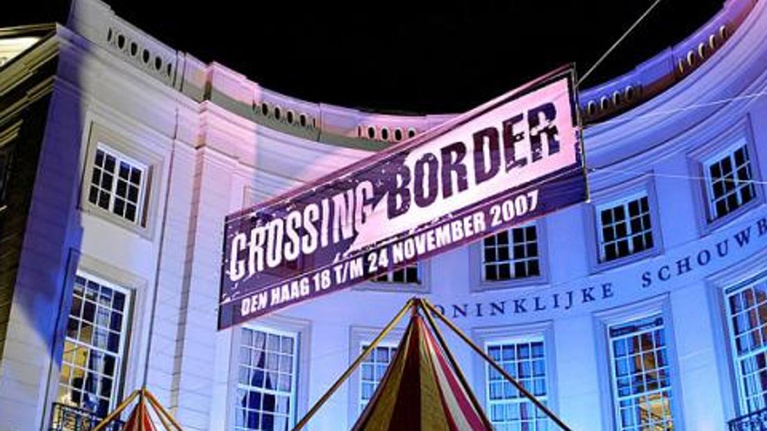 crossing-border-2007-1911