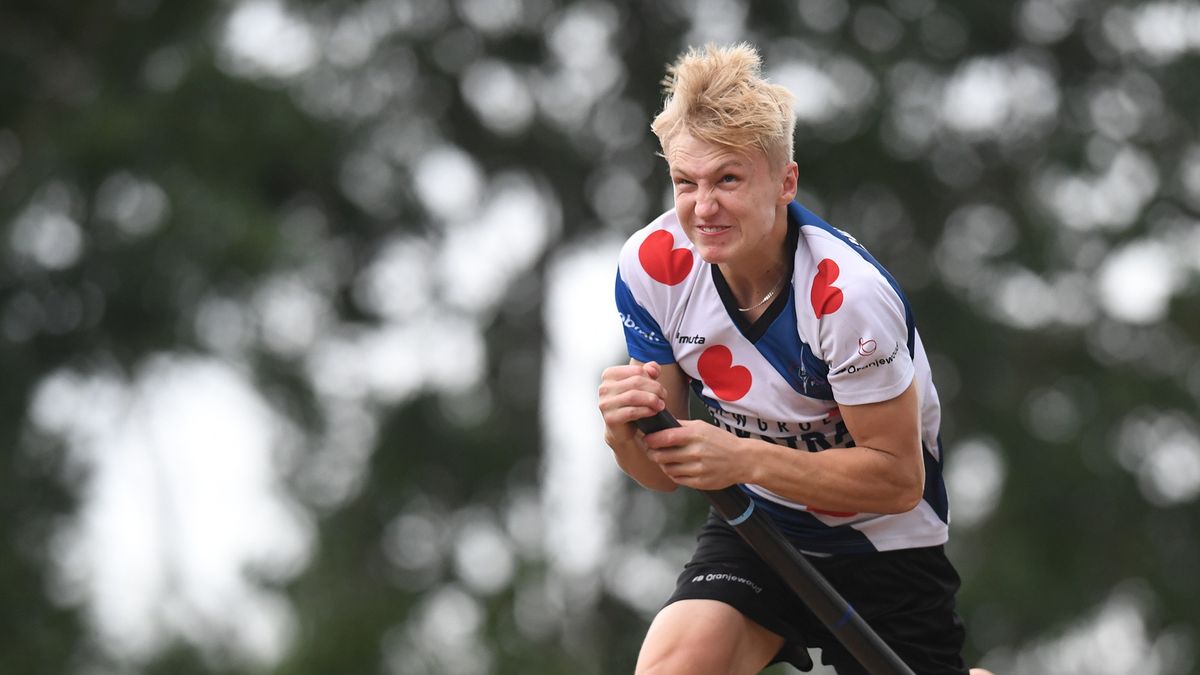 Germ Terpstra springt nieuw Fries juniorenrecord op Nationale Fierljep Manifestatie