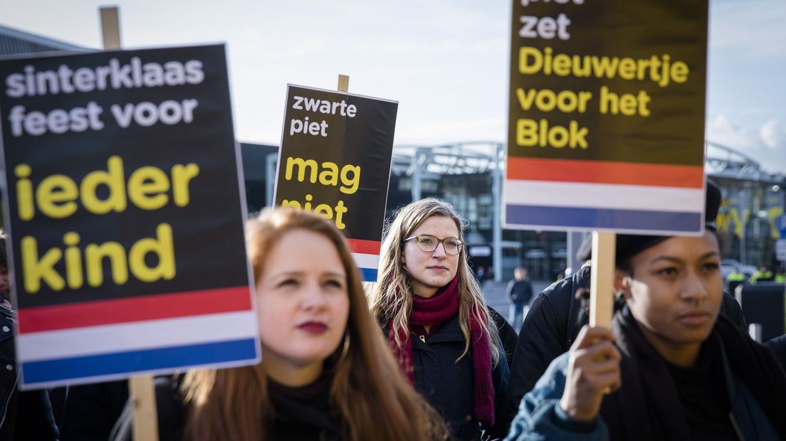 Actiegroep Kick Out Zwarte Piet tijdens een demonstratie in Rotterdam