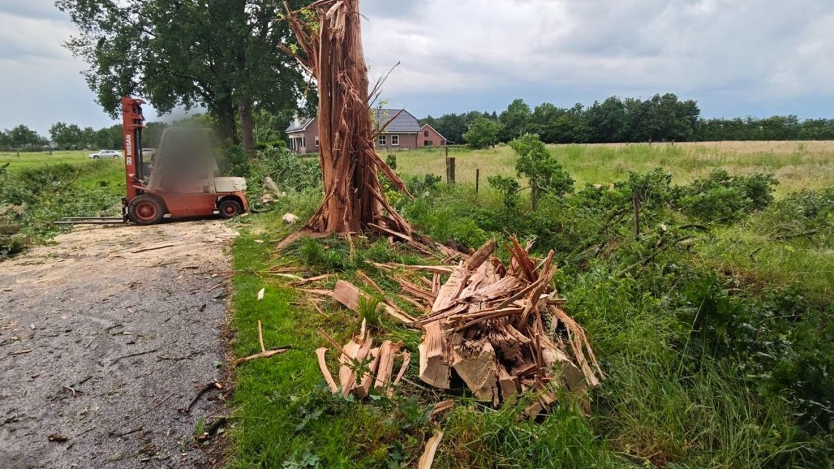 Bliksem slaat in in Zeddam, golfbaan kletsnat door wolkbreuk