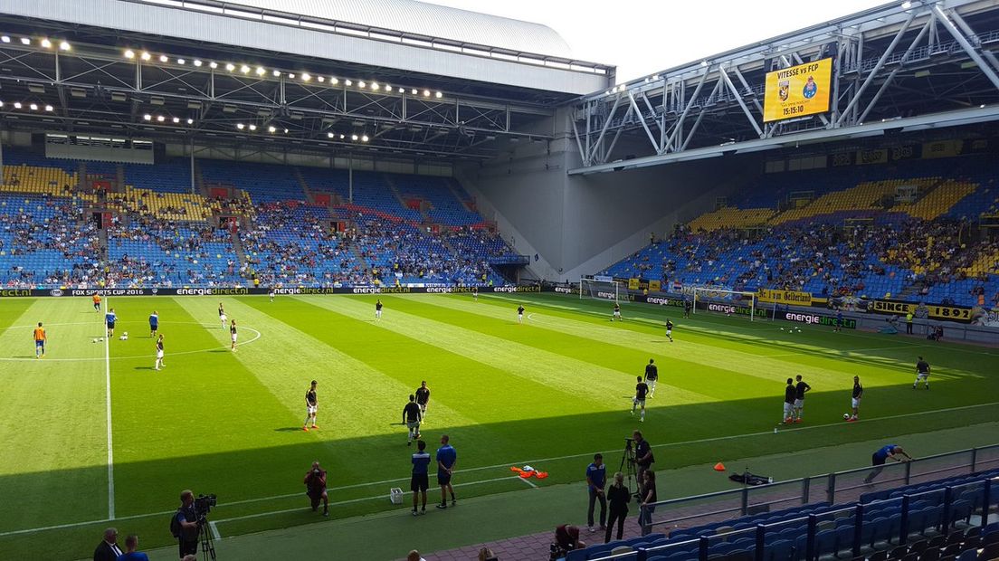 Vitesse speelde zaterdagmiddag met de beoogde basiself tegen FC Porto. In de basis stond ook Marvelous Nakamba, hij kreeg de voorkeur boven Sheran Yeini. Vitesse speelde een behoorlijk aardige pot en kwam ook op 1-0 voorsprong, maar uiteindelijk draaiden de Portugezen de score om en wisten de Arnhemmers ook wedstrijd twee van het Fox Sports-toernooi niet te winnen: 1-2.