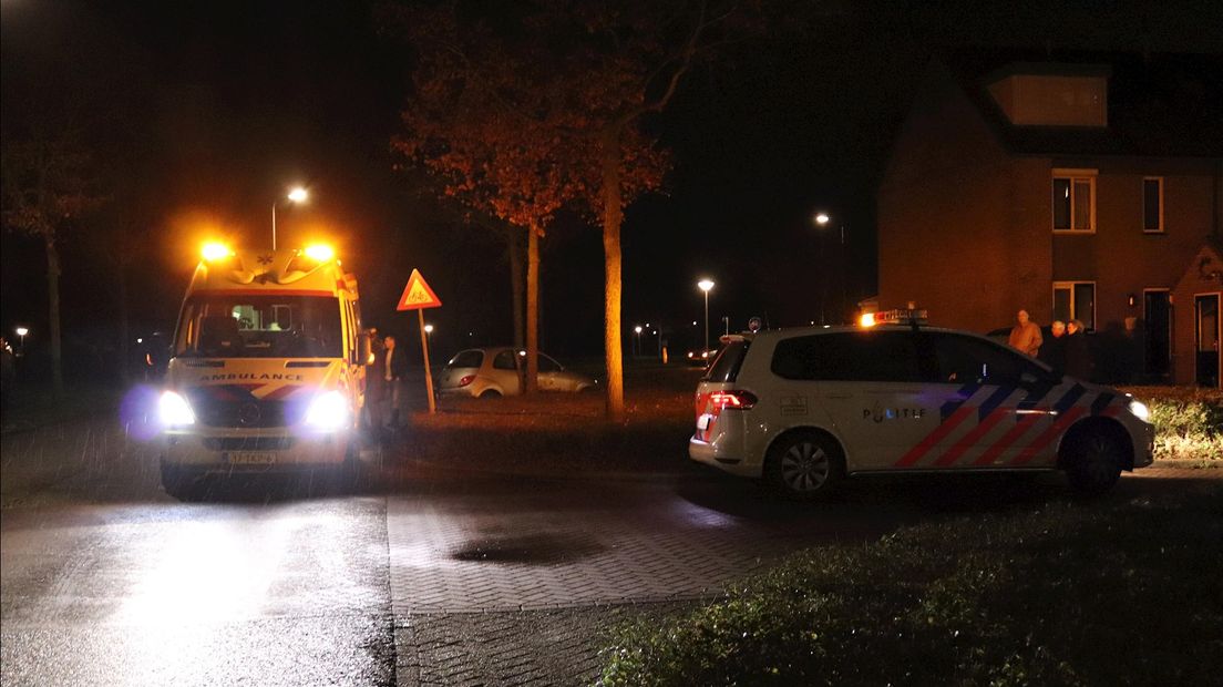 Automobilist vliegt uit de bocht en raakt gewond in Zwolle