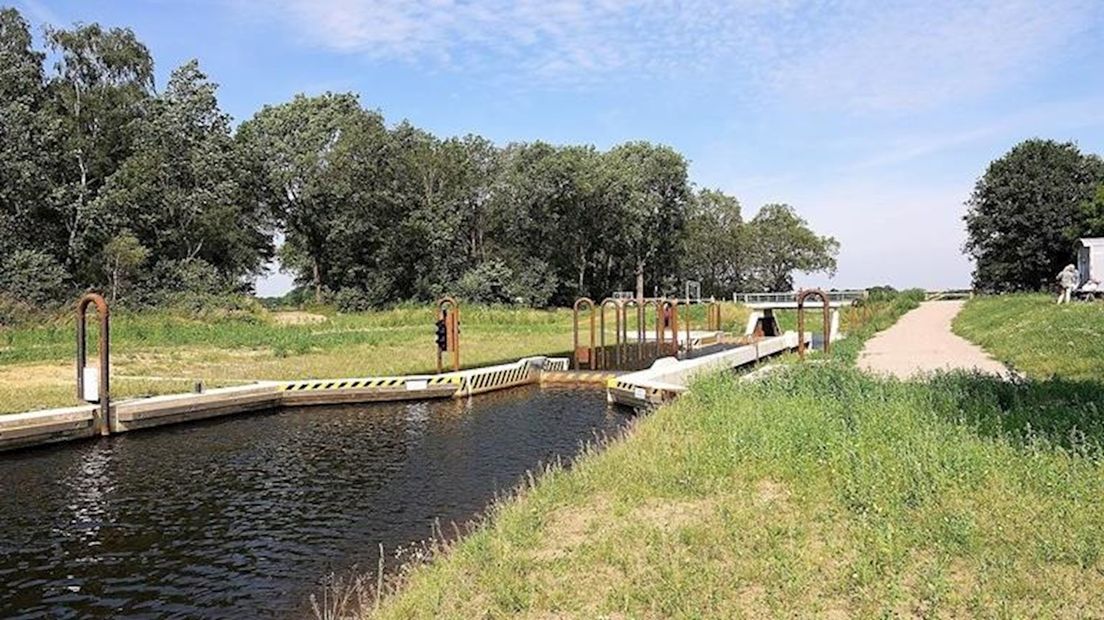 Sluis Junne na storing weer in gebruik