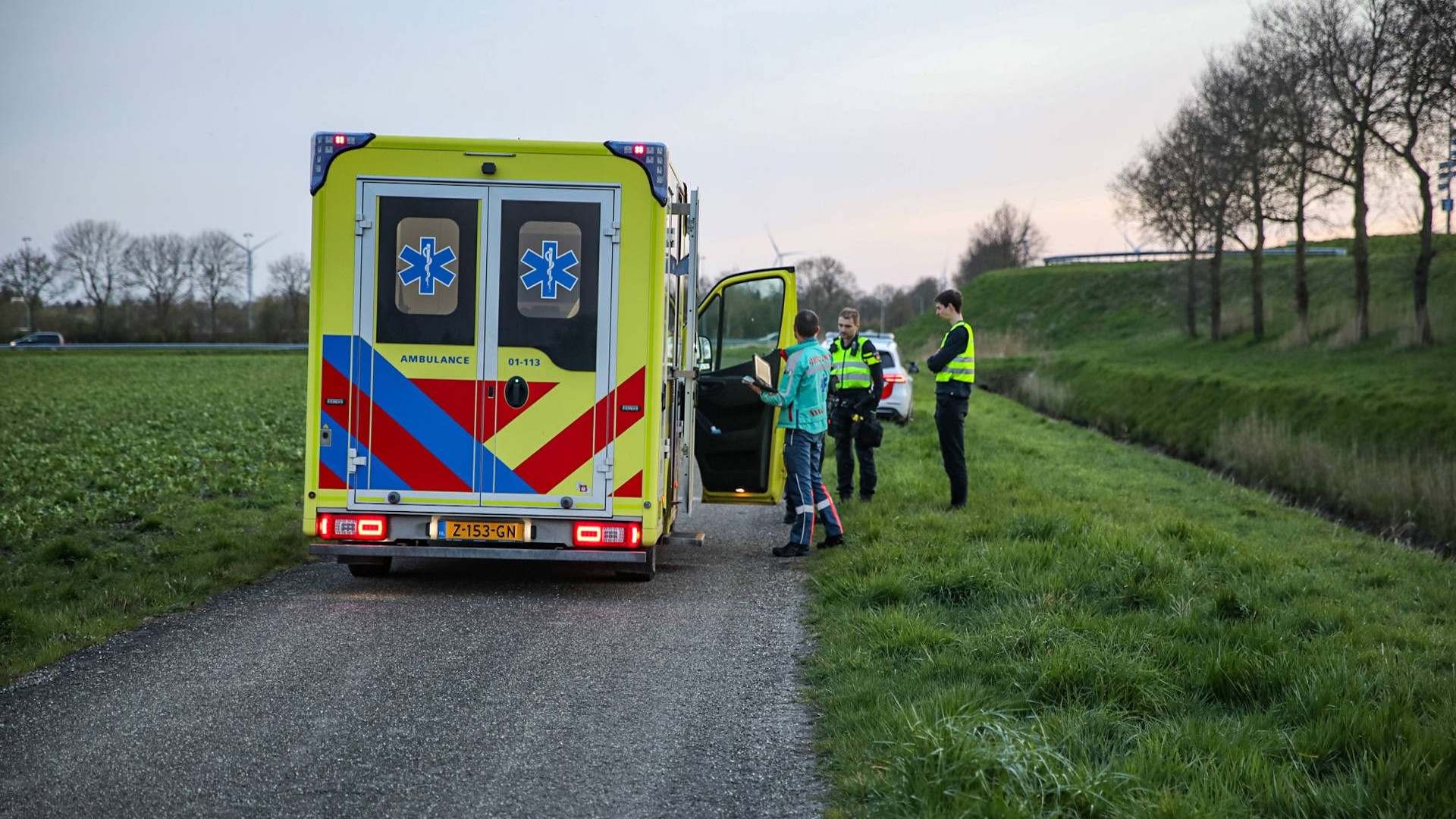 112-nieuws: Man uit sloot gered in Scheemda
