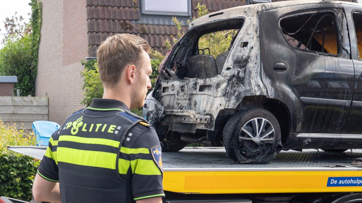 Wat is er toch aan de hand in Eemnes? Vijfde autobrand in korte tijd