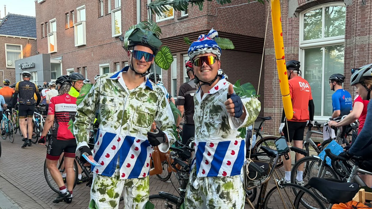 Deze mannen zijn er vandaag goed op gekleed