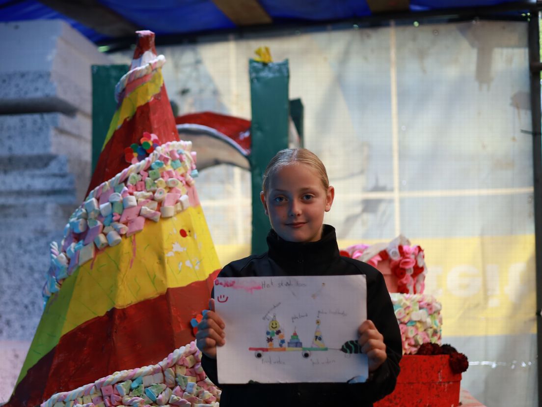 Zara (9) ontwerpt haar eigen kinderwagen voor het Bloemencorso Eelde