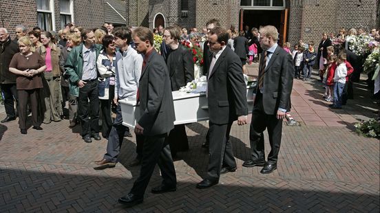 Gezinsmoordenaar na ruim 20 jaar volledig vrij man Nieuws