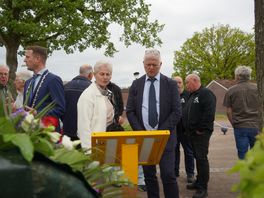 Informatiepaneel neergestorte bommenwerper onthuld in Darp: 'Zo krijgt de geschiedenis zijn eigen gezicht'