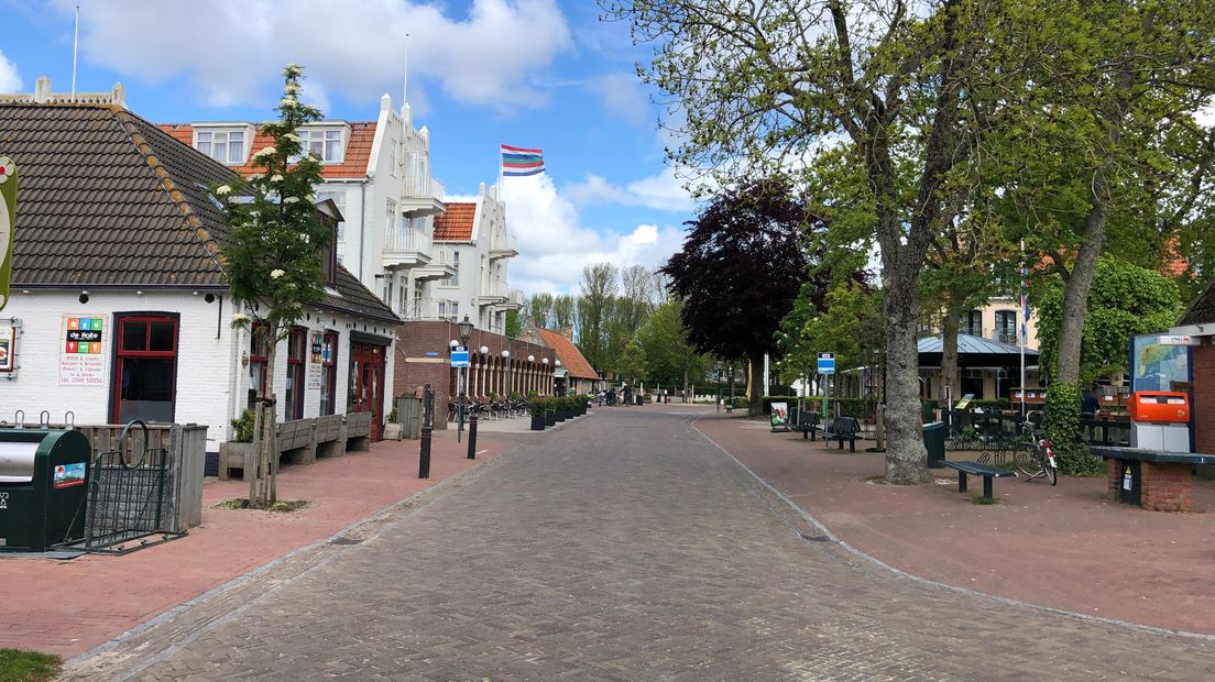 Lege straat op Schiermonnikoog