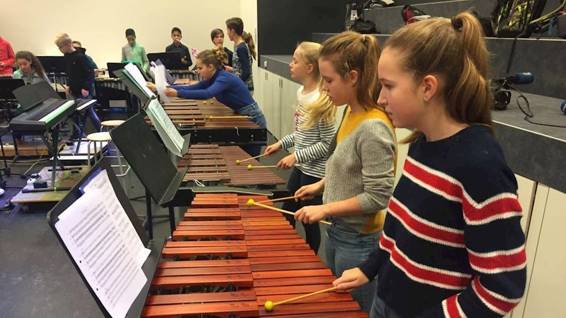 Muziekles op Twickel College in Hengelo