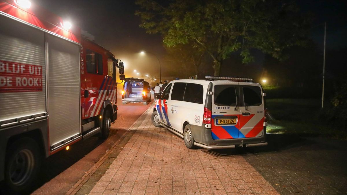 112-nieuws: Auto belandt op de kop in de sloot bij Midwolda