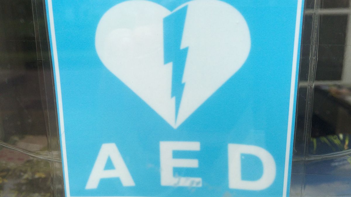 Rode Kruis Zet alle AEDlocaties in een app RTV Drenthe