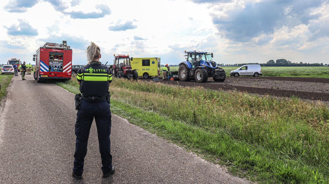 Alle hulpdiensten waren aanwezig bij het ongeval met de landbouwmachine in Nieuwe Pekela
