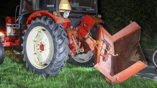 Auto botst op trekker