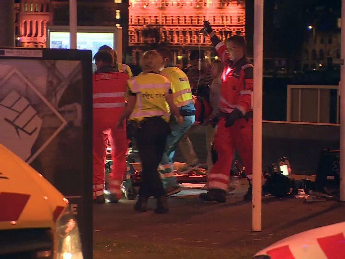 Motorrijder onderuit op de Boompjes