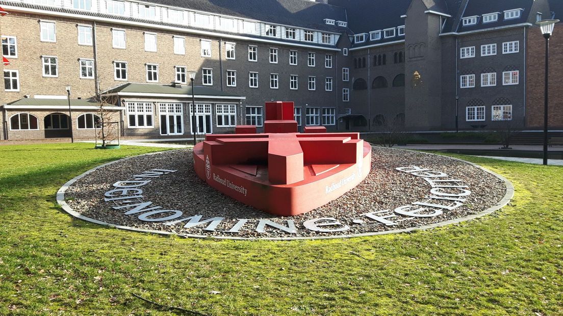 Logo Radboud Universiteit.