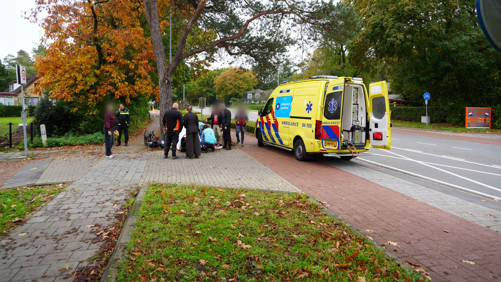 Foto: Man op ligfiets gewond na aanrijding