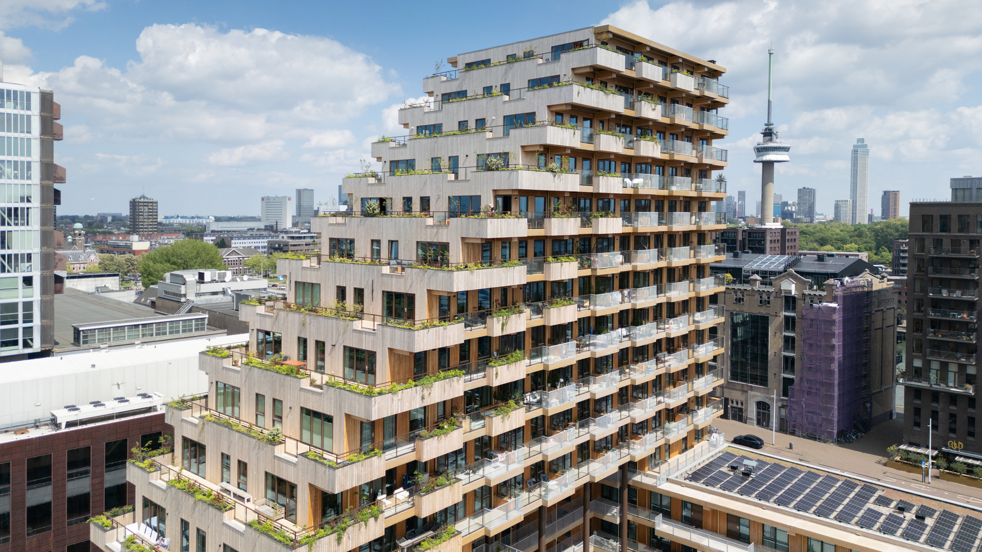 Woontoren SAWA in het Rotterdamse Lloydkwartier.