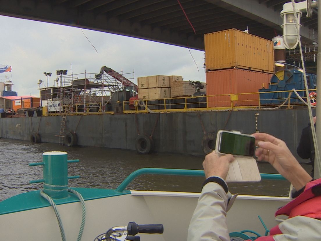 Kijkje onder de Merwedebrug