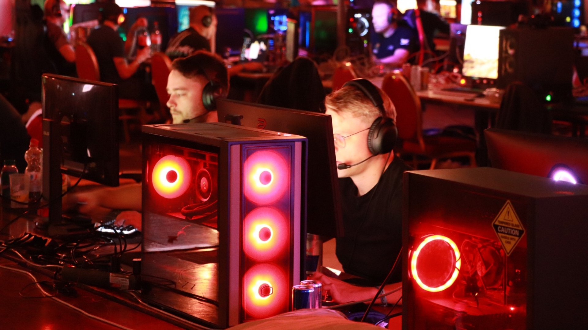 Gamen tot je erbij neervalt in Martiniplaza: 'Vroeger mocht je nog roken achter de computer'