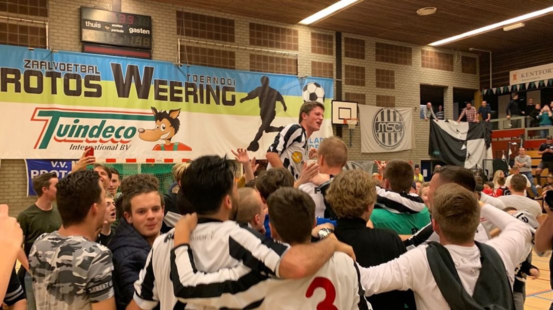 MSC wint de 42e editie van het Protos Weering Zaalvoetbaltoernooi (Rechten: RTV Drenthe/Stijn Steenhuis)