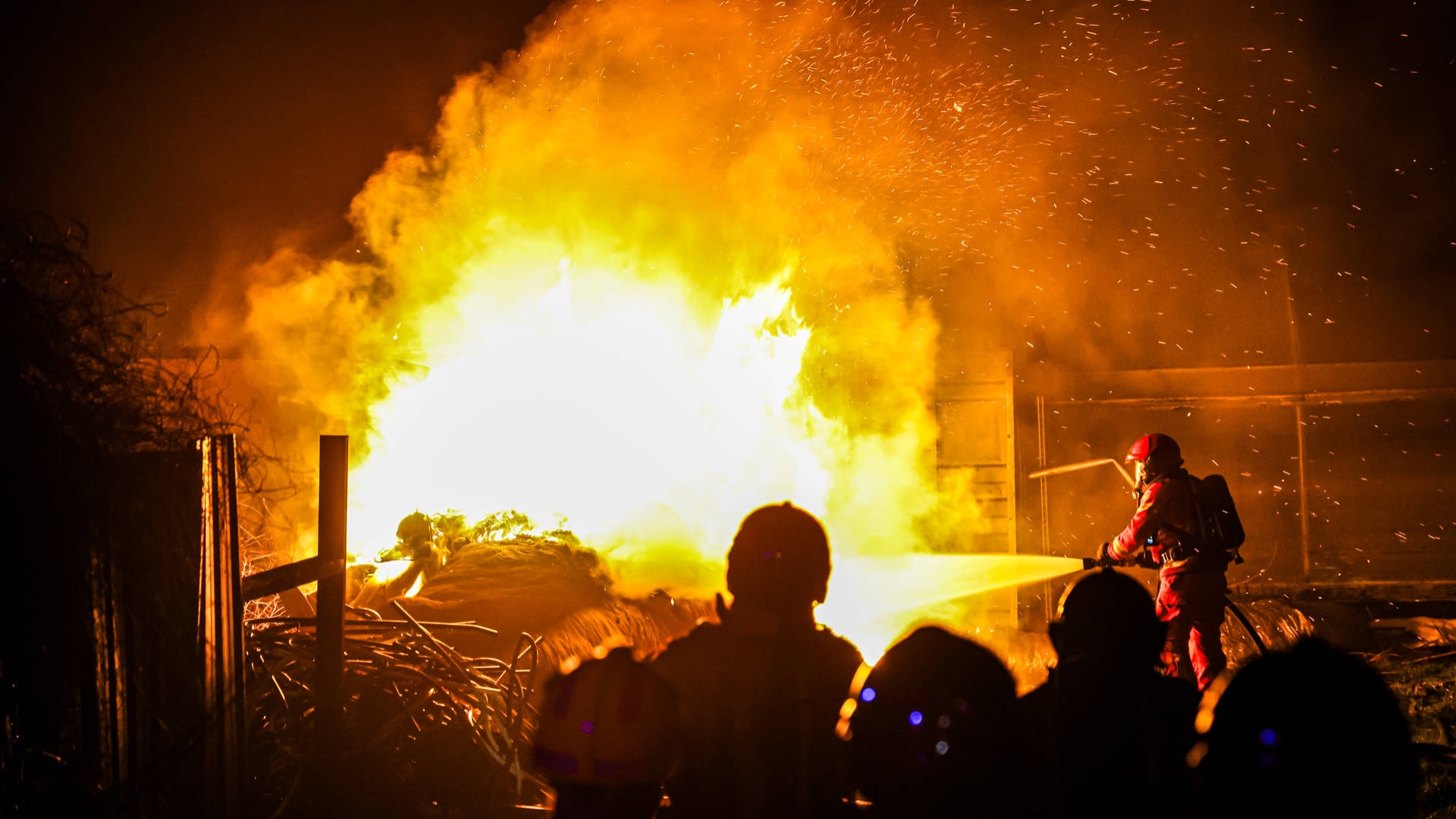 112-nieuws: Brand bij boerderij in Mussel
