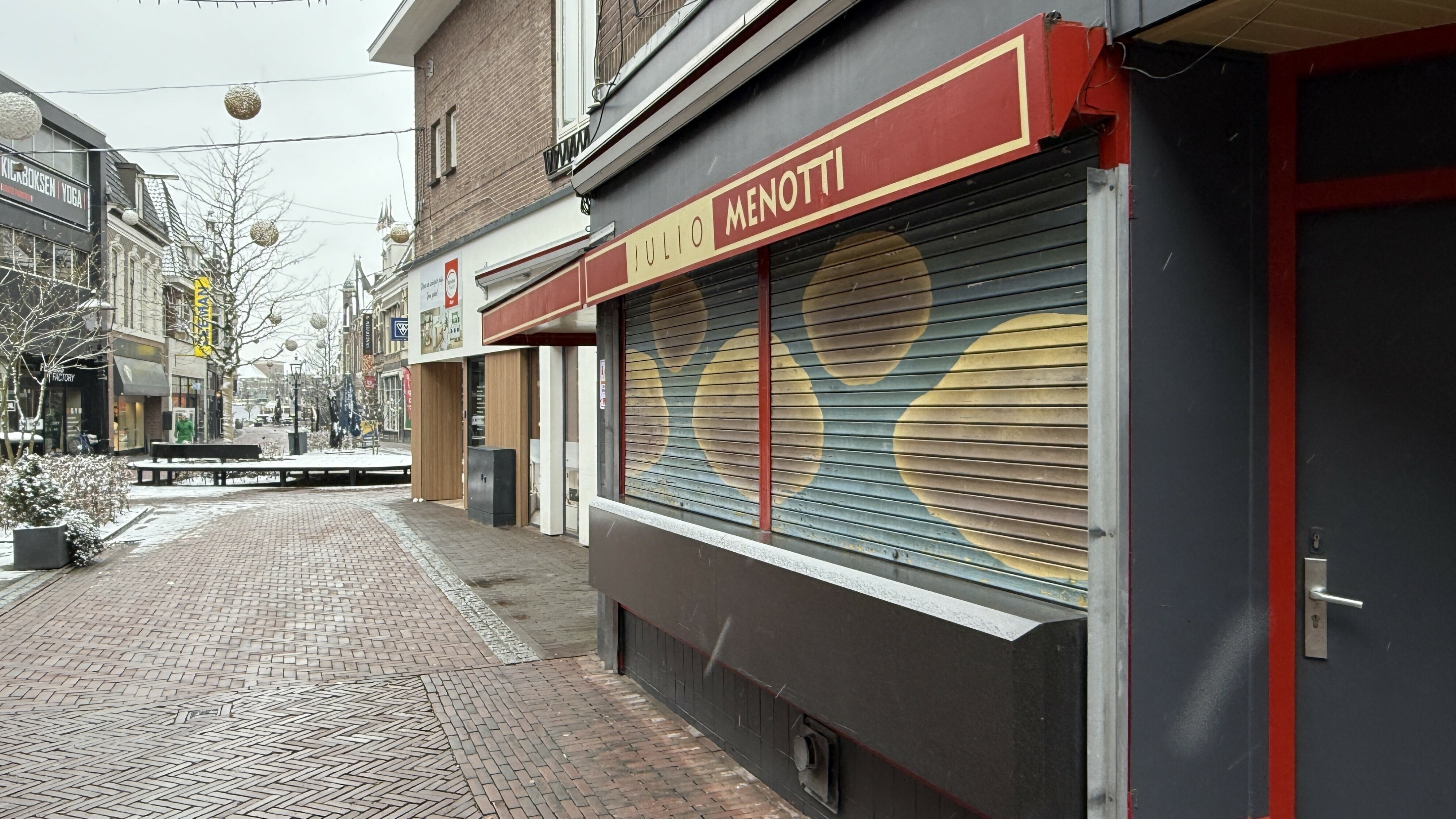 Man (26) uit Assen veroordeeld voor aanval met mes op eigenaar cafetaria Julio Menotti