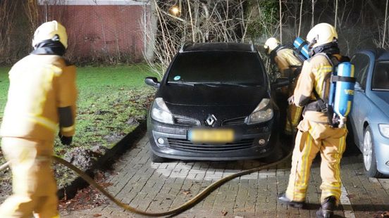 Autobrand aan Smetanalaan in Assen Nieuws