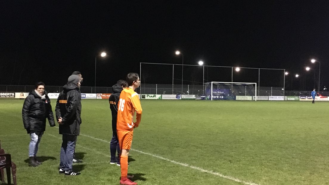 Het elftal van SV Twello onder 21 heeft woensdagavond een bijzondere oefenwedstrijd gespeeld. De tegenstander is namelijk het Nederlands dovenelftal.