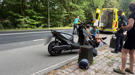 Wandelaar breekt voet bij aanrijding met scooter