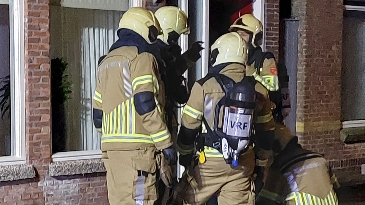 Schoorsteenbrand snel onder controle | Kinderen niet gewond bij aanrijding Wijnjewoude