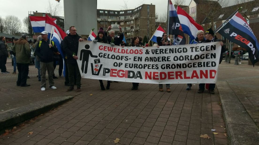 Er was zondagmiddag veel politie op de been in Nijmegen. Er vonden demonstraties plaats. Pegida voerde actie 'voor behoud van vrijheid van meningsuiting'. Er was ook een tegendemonstratie.