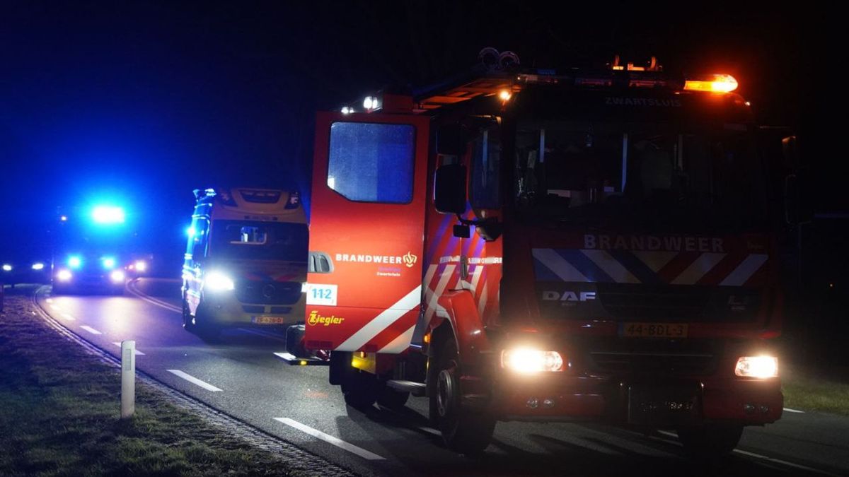 Automobilist om het leven gekomen bij ongeluk op Zomerdijk bij Wanneperveen