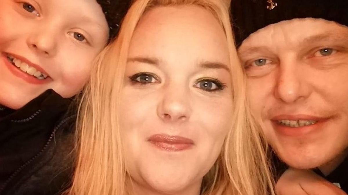 Bas, Karin en Roy Bouwman beduusd door crowdfunding 'Mooi dat mensen ons dit gunnen' RTV Noord Bas, Karin en Roy Bouwman beduusd door crowdfunding 'Mooi dat mensen ons dit gunnen' RTV Noord