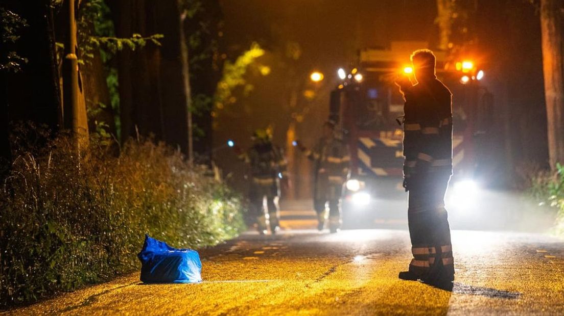 De brandweer was enkele uren bezig om alles op te ruimen.