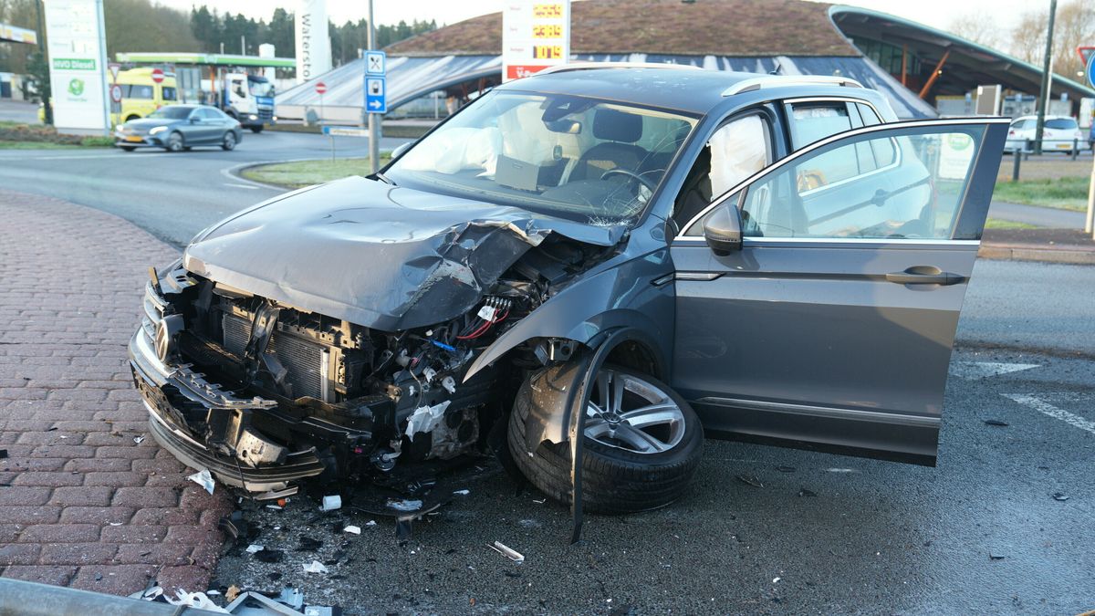 Bestuurder raakt gewond bij eenzijdig ongeval Pesse