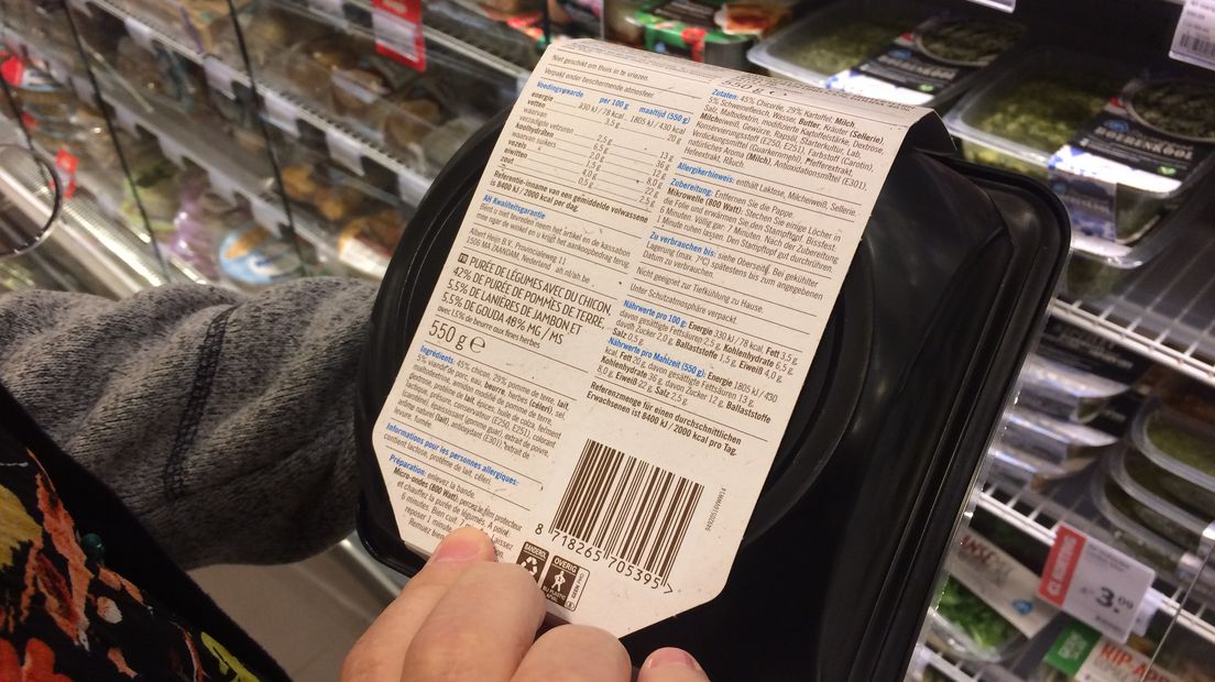 Op voedselverpakkingen staan voor laaggeletterden vaak lastige woorden (Rechten: Serge Vinkenvleugel / RTV Drenthe)