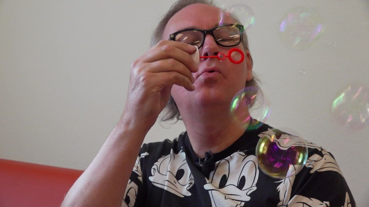 Fer (60) uit Bergentheim tekent voor zieke kinderen: 