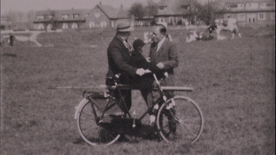 Angerlo 1954: op weg naar de viswedstrijd