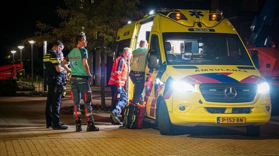 Voetganger aangereden, met spoed naar het ziekenhuis