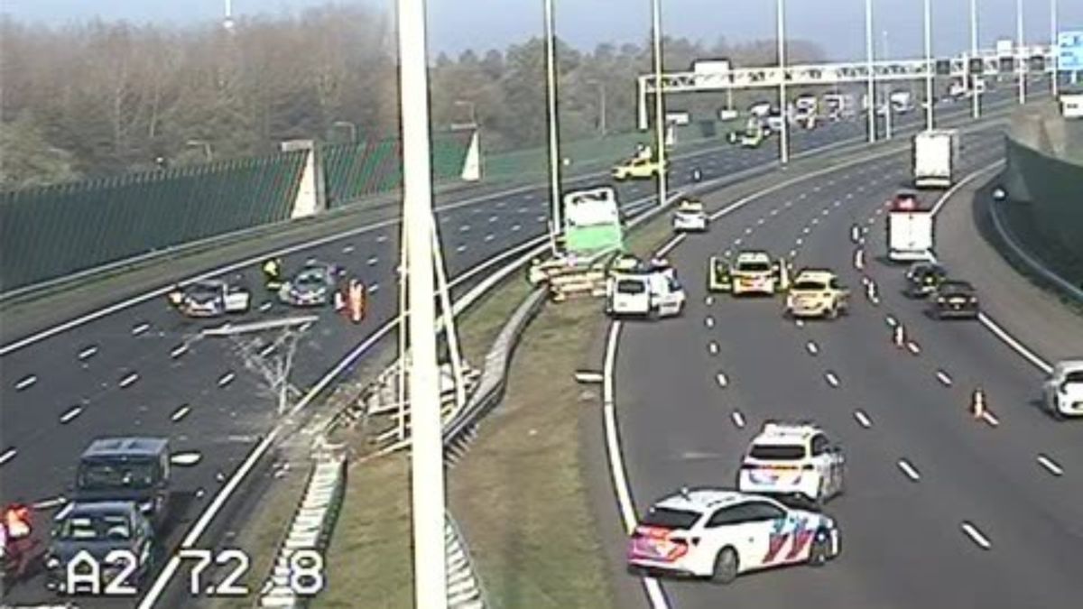 A2 bij Vianen in beide richtingen dicht: uur vertraging