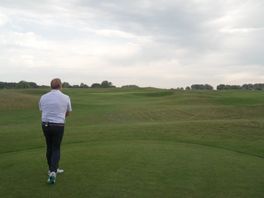 Golfbaan aangelegd op vervuild havenslib