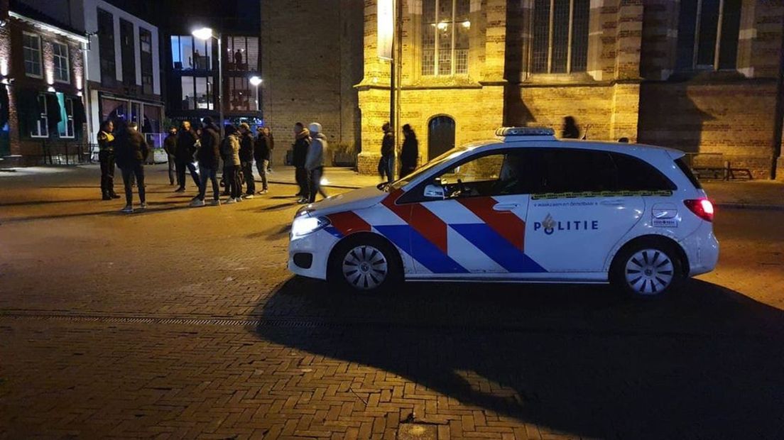 Politie is volop aanwezig in Doetinchem dinsdagavond.