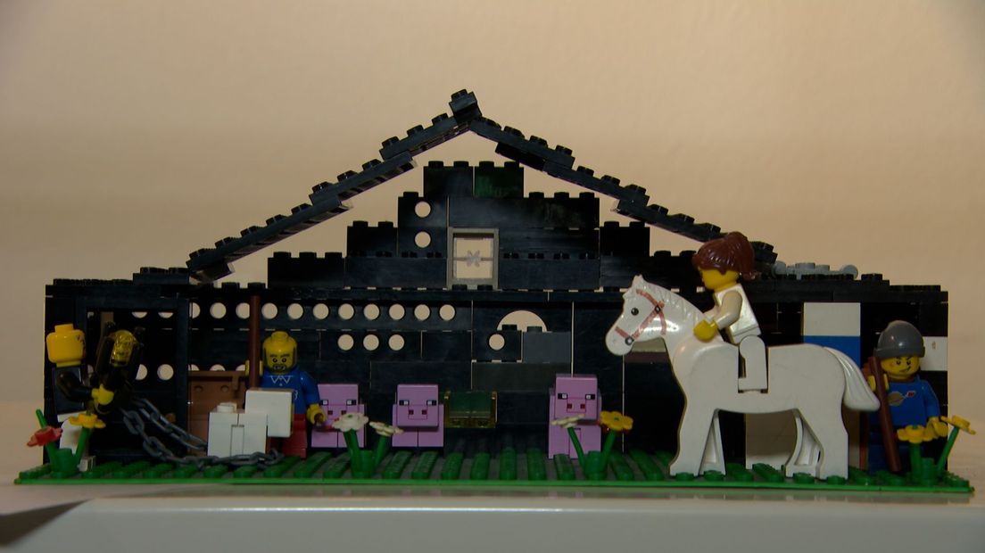 Een van de gebouwde Lego kerststallen