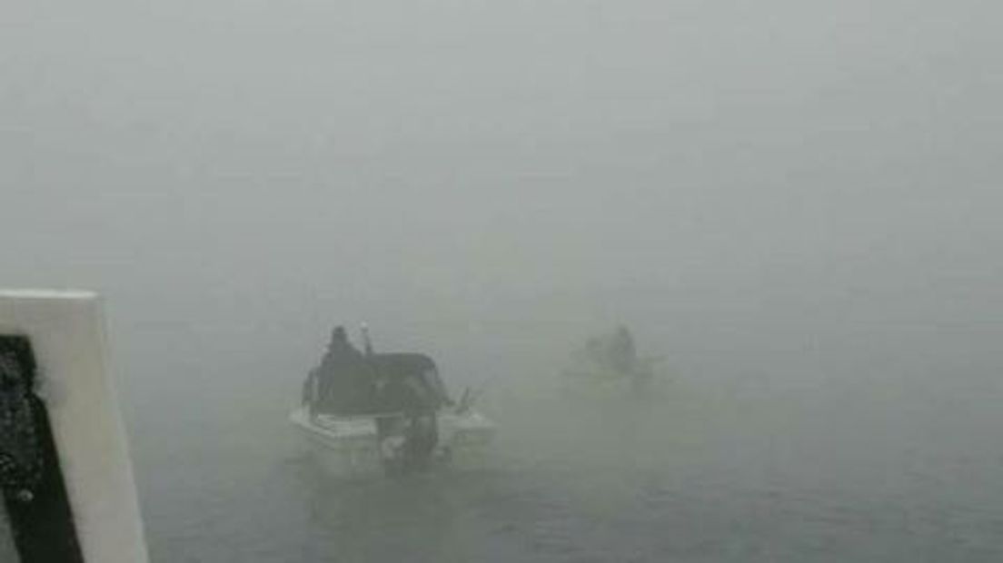 Belgische sportvissers in de mist
